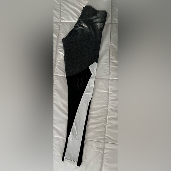 BNWOT PINK leggings - Picture 2 of 3